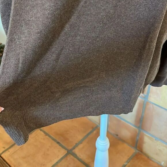 Kinross Chocolate Men's Collared Sweater - Picture 3 of 12